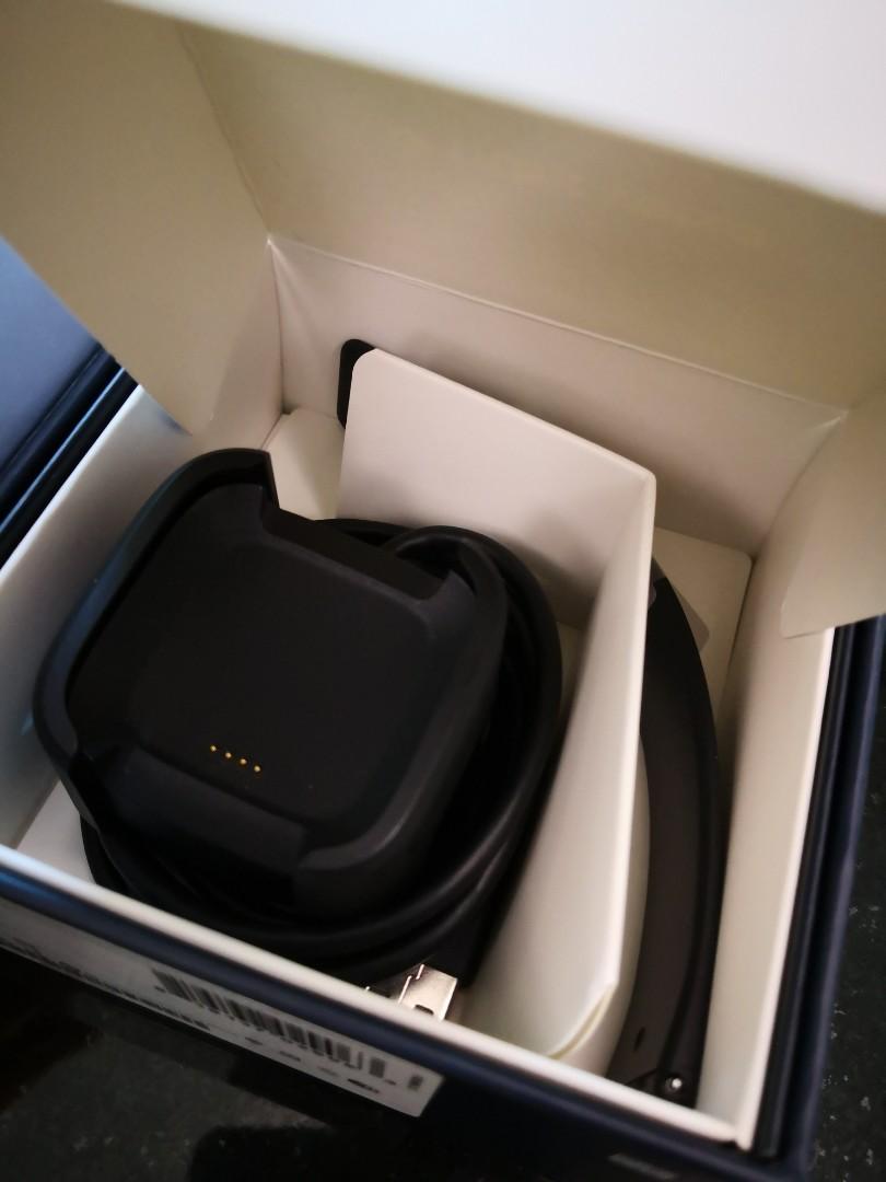 open box fitbit versa
