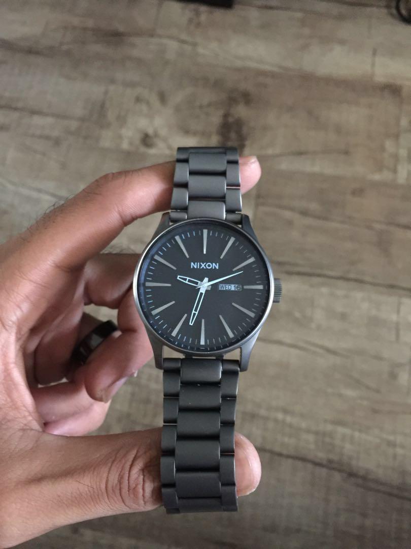Nixon Sentry Gun Metal Grey with blue crystal