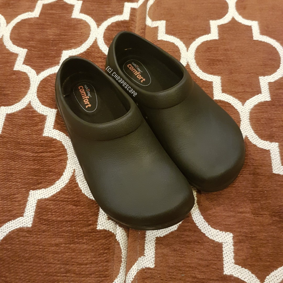 Safe step on sale clogs