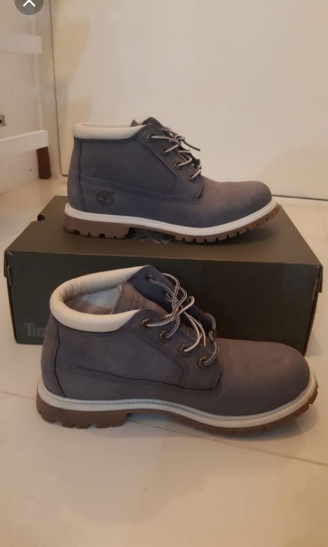 Womens boots 8.5 Clearance