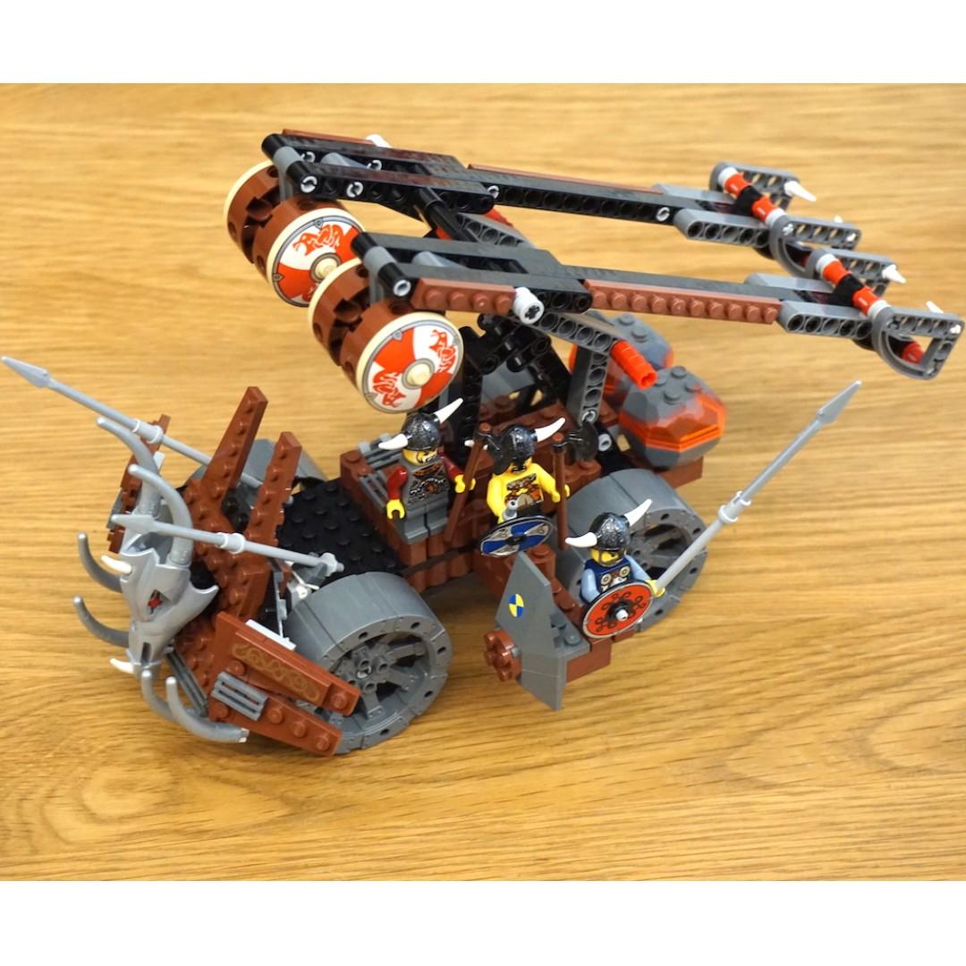 Viking Lego 7021 - Viking Double Catapult vs. the Armoured Ofnir Dragon