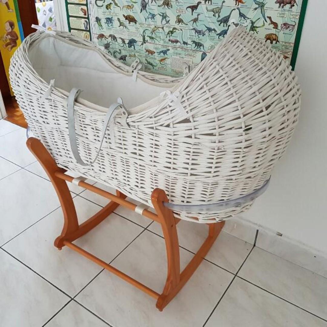 tilting moses basket for reflux