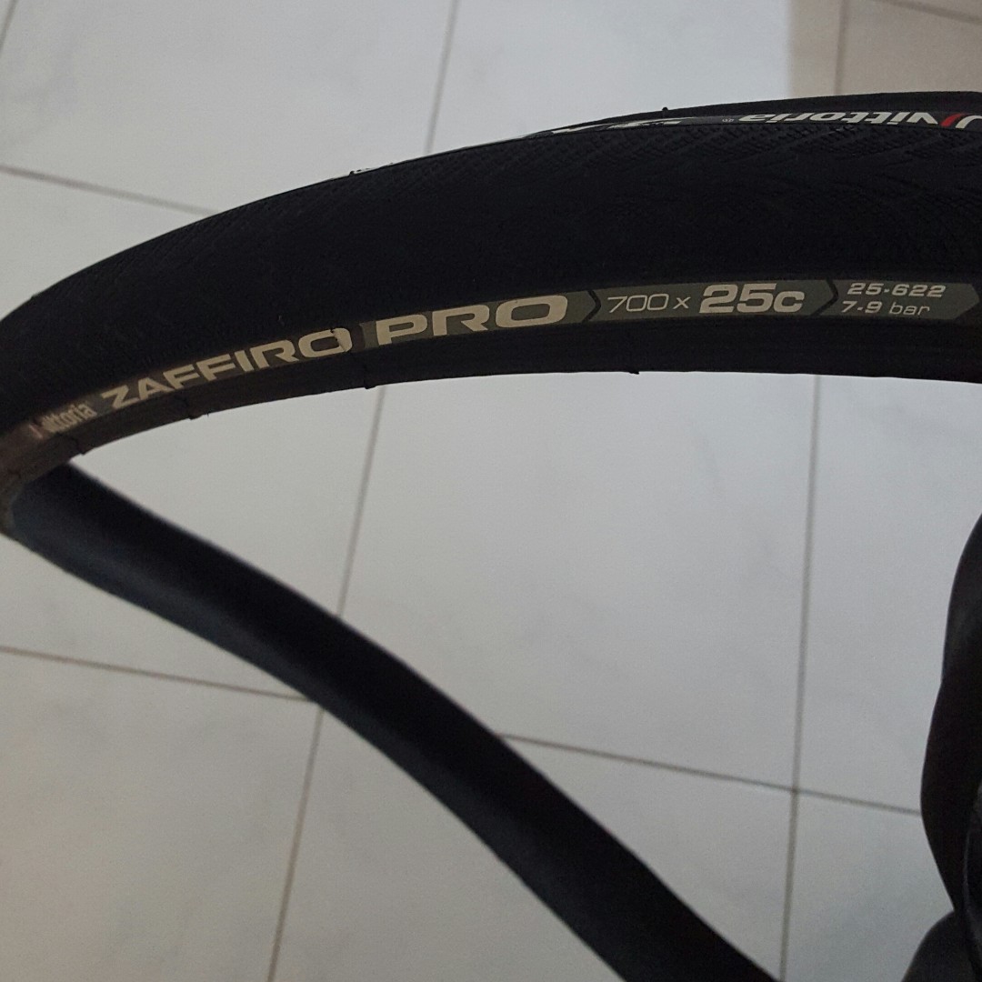 700c road tyres