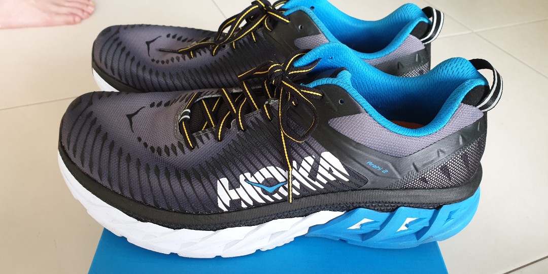 Almost brand new Hoka One One men s Arahi 2 wide size US 10