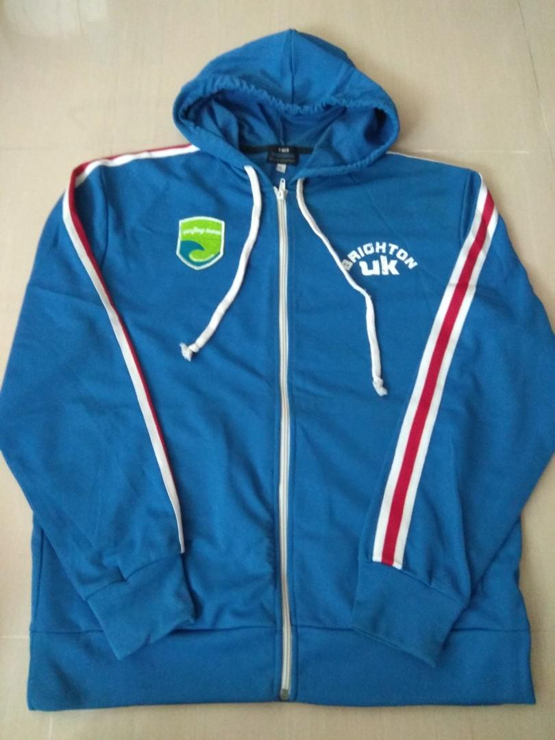Fox jacket (Category: Coats, Jackets and Outerwear) located in Singapore. Submitted by mr.echo82 (Listing ID 225263463, Image 1). Description: .