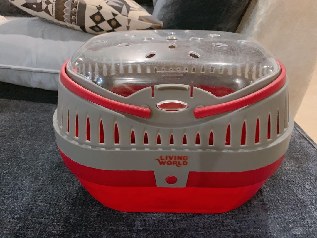 Living world hagen discount pet carrier