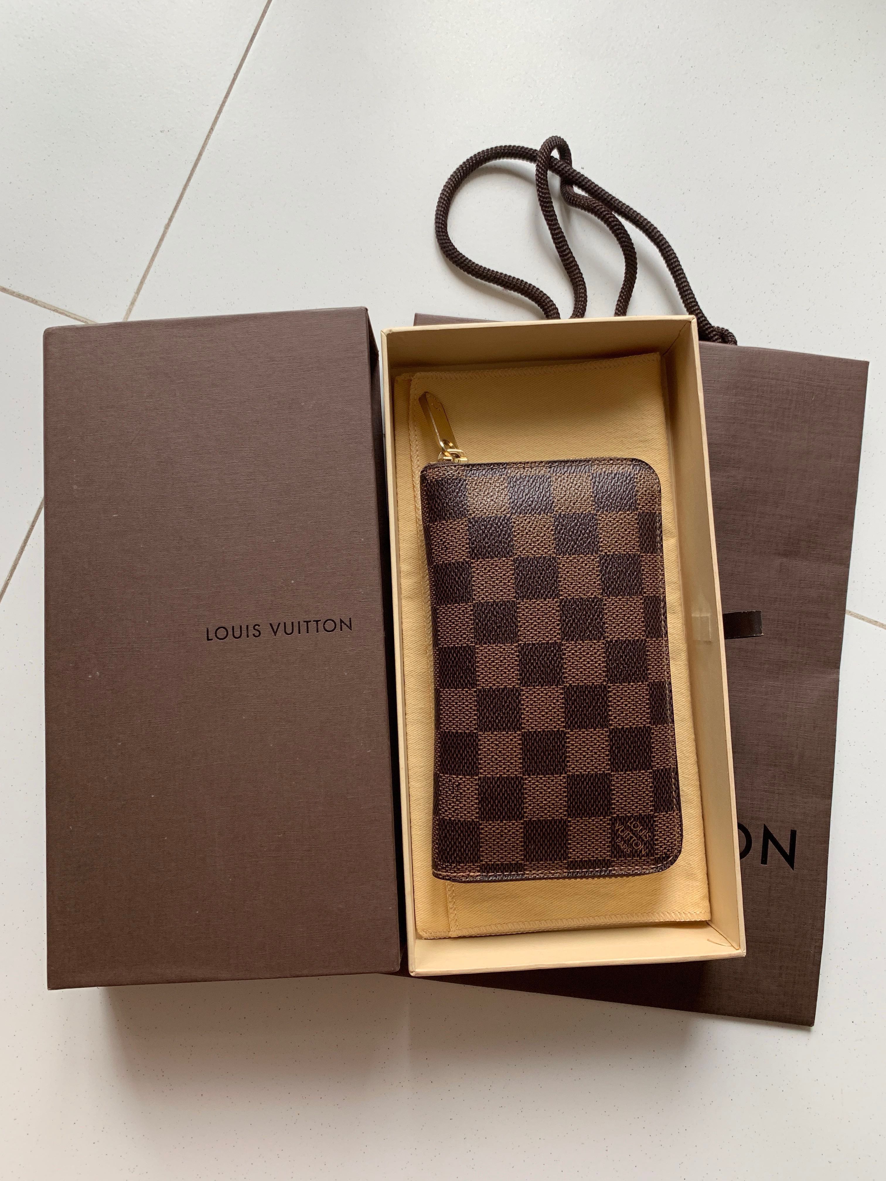 Louis Vuitton Wallet Review & Comparison: Zippy Coin Purse and Insolite 