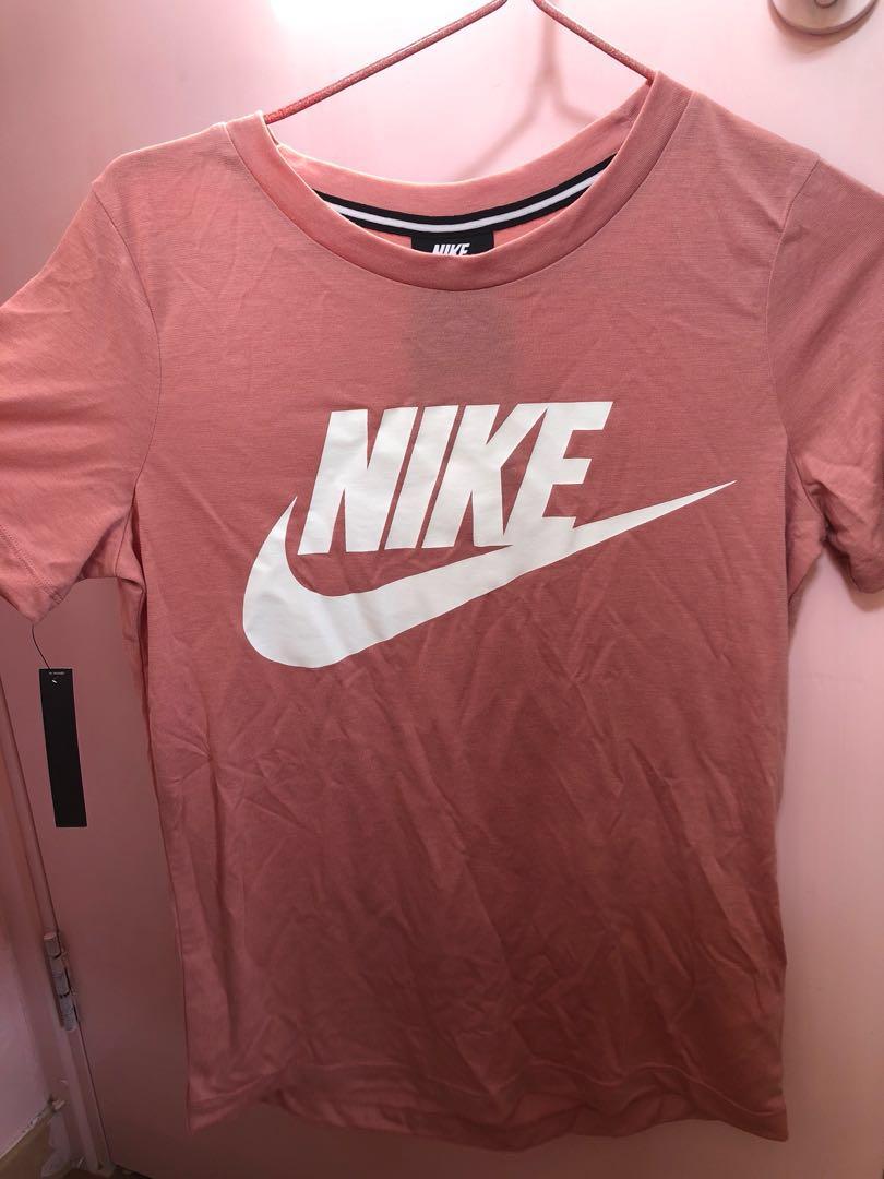 pink nike t shirts