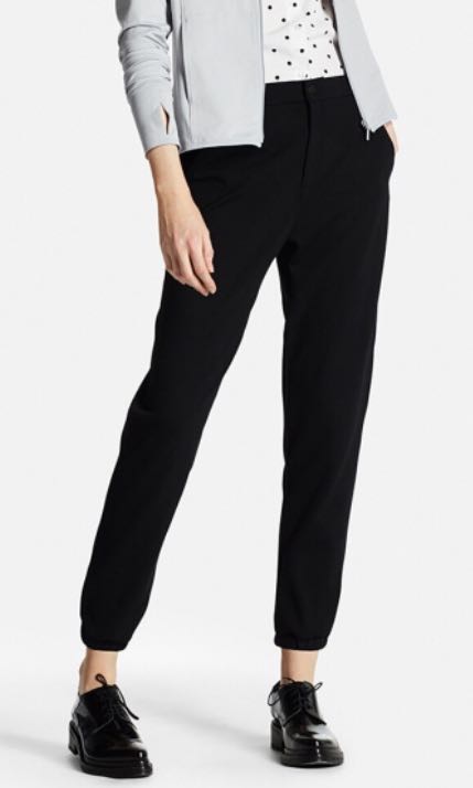 Uniqlo discount black joggers