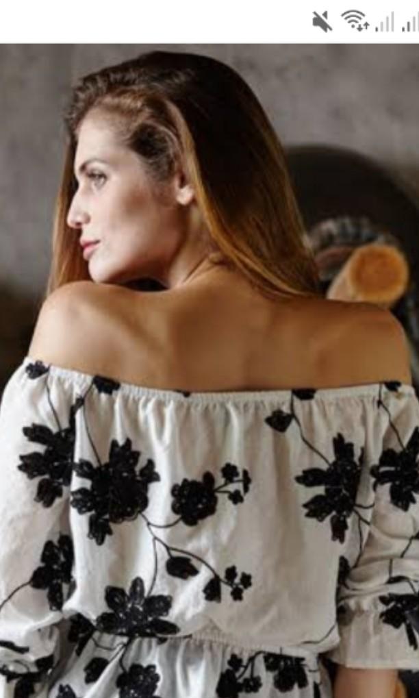 Repriced White and lack printed floral (Category: Others Tops) located in Manila. Submitted by jean2191 (Listing ID 224347929, Image 1). Description: .