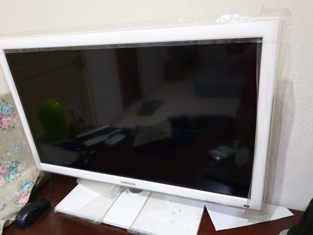samsung led 32 inch putih mulus