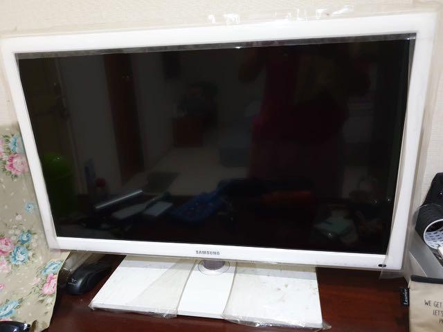 samsung led 32 inch putih mulus