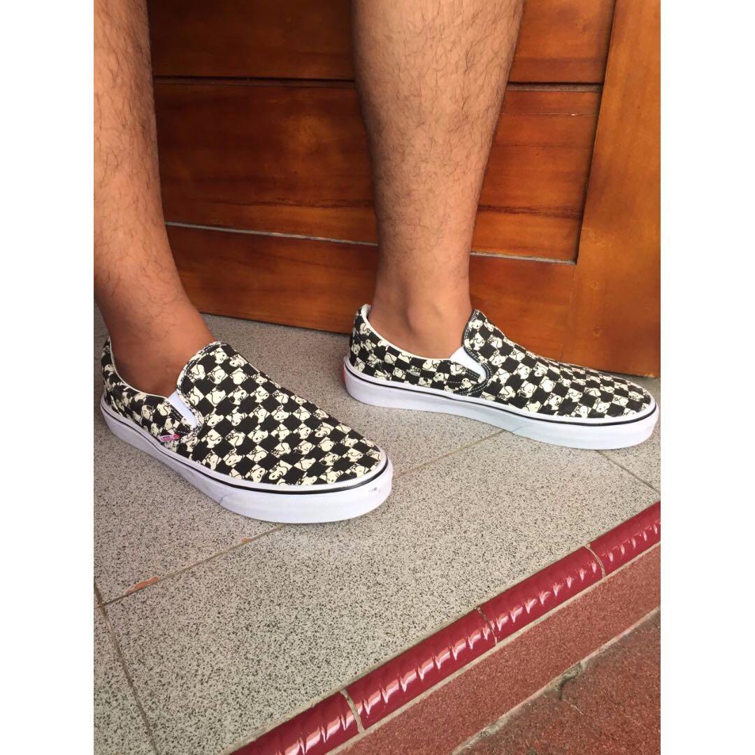 vans snoopy slip on