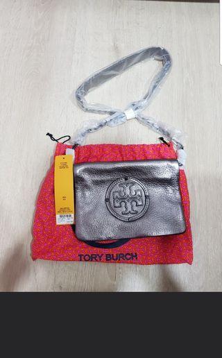 Tory Burch York Buckle Tote, $260, farfetch.com