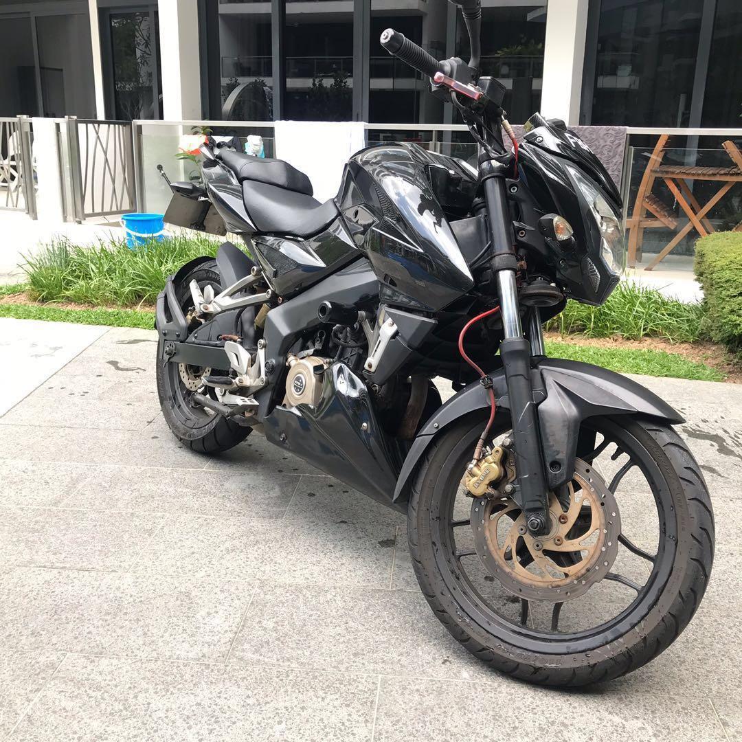 All Black Metallic Pulsar NS200 in perfect condition Motorcycles