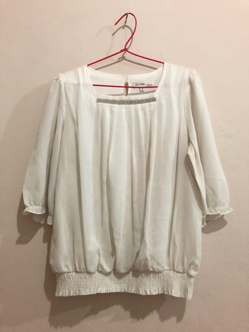 Baju Putih Baju Lebaran Baju Bagus Fesyen Wanita Pakaian Wanita Atasan Di Carousell