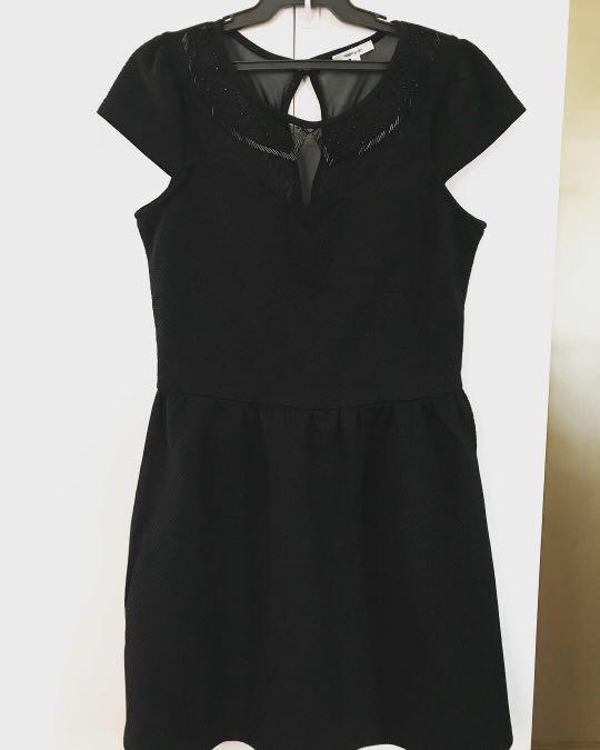 Beaded cocktail dress (Category: Evening dresses & gowns) located in Marikina City. Submitted by sim_29 (Listing ID 225366695, Image 1). Description: EUC. With beaded collar. .