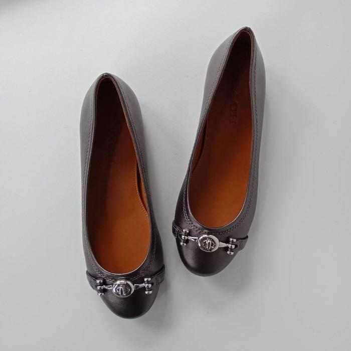 Coach leila flat new arrivals