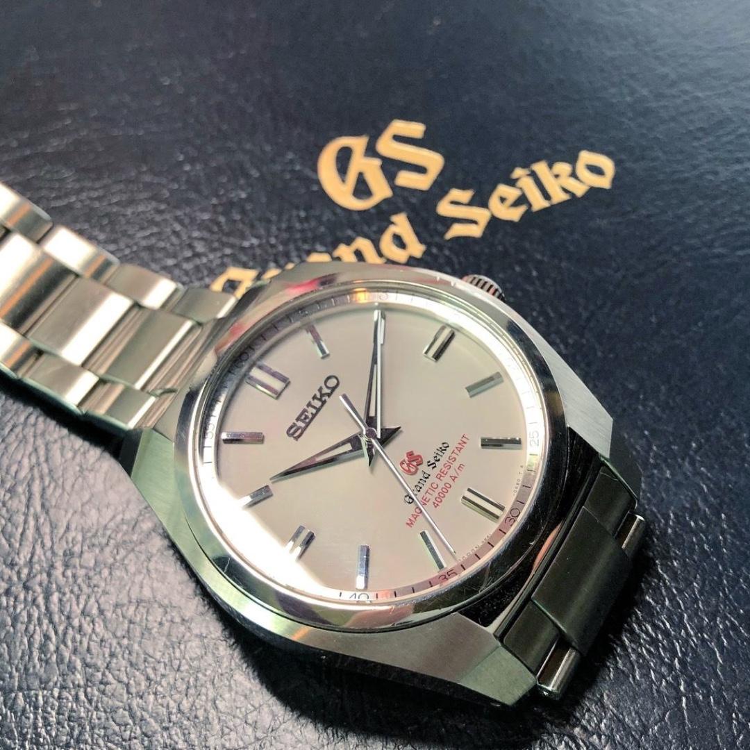 GRAND SEIKO QUARTZ (Magnetic Resistant 40000 A/m - 9F61), Mobile Phones &  Gadgets, Wearables & Smart Watches on Carousell