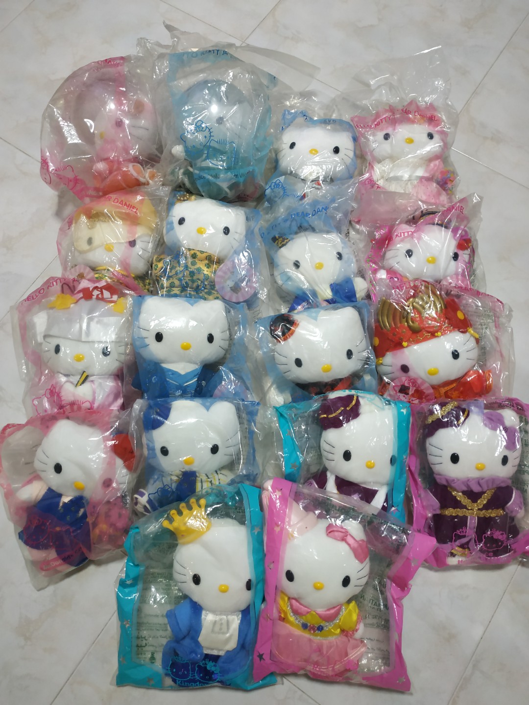 Hello kitty mcdonalds shop 2000