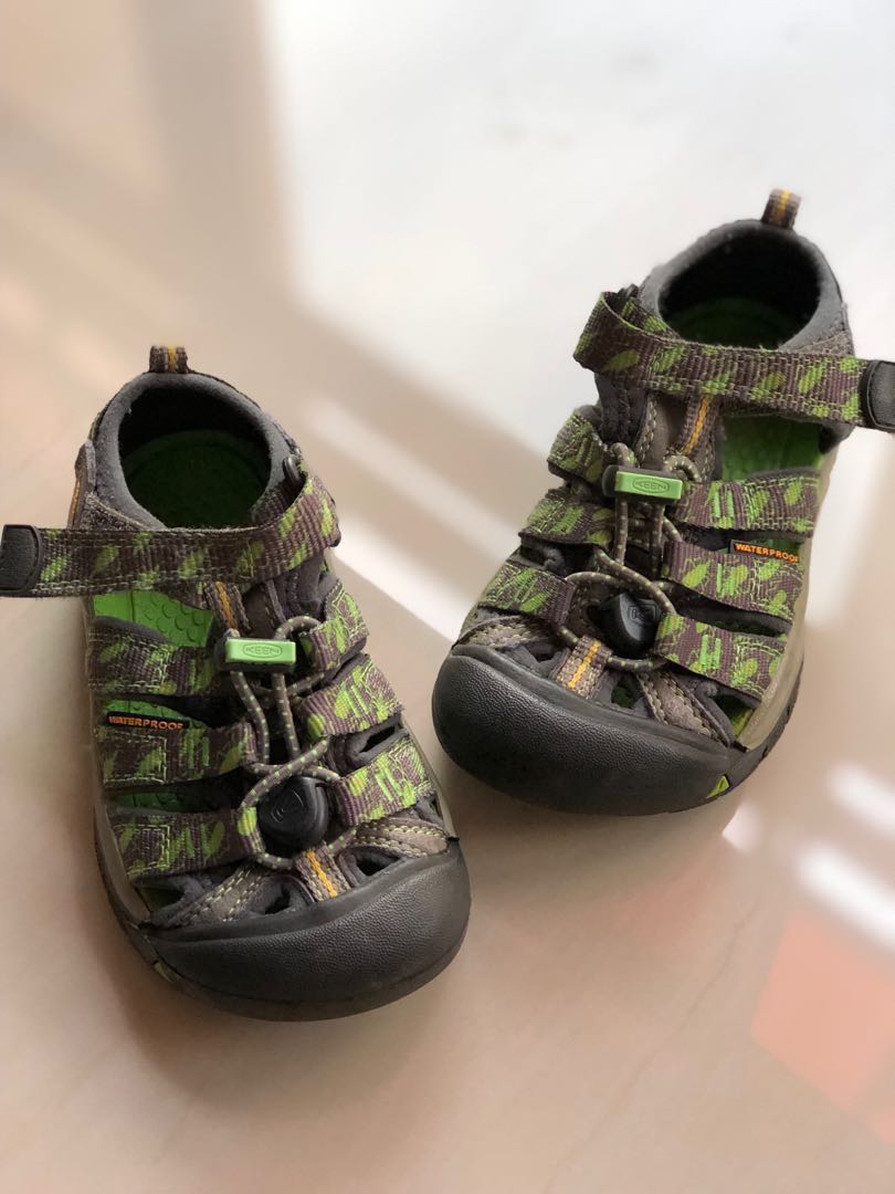 keen boy sandals