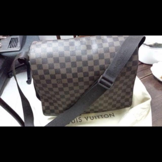 Real vs Fake Louis Vuitton S Lock Messenger Bag M58489 