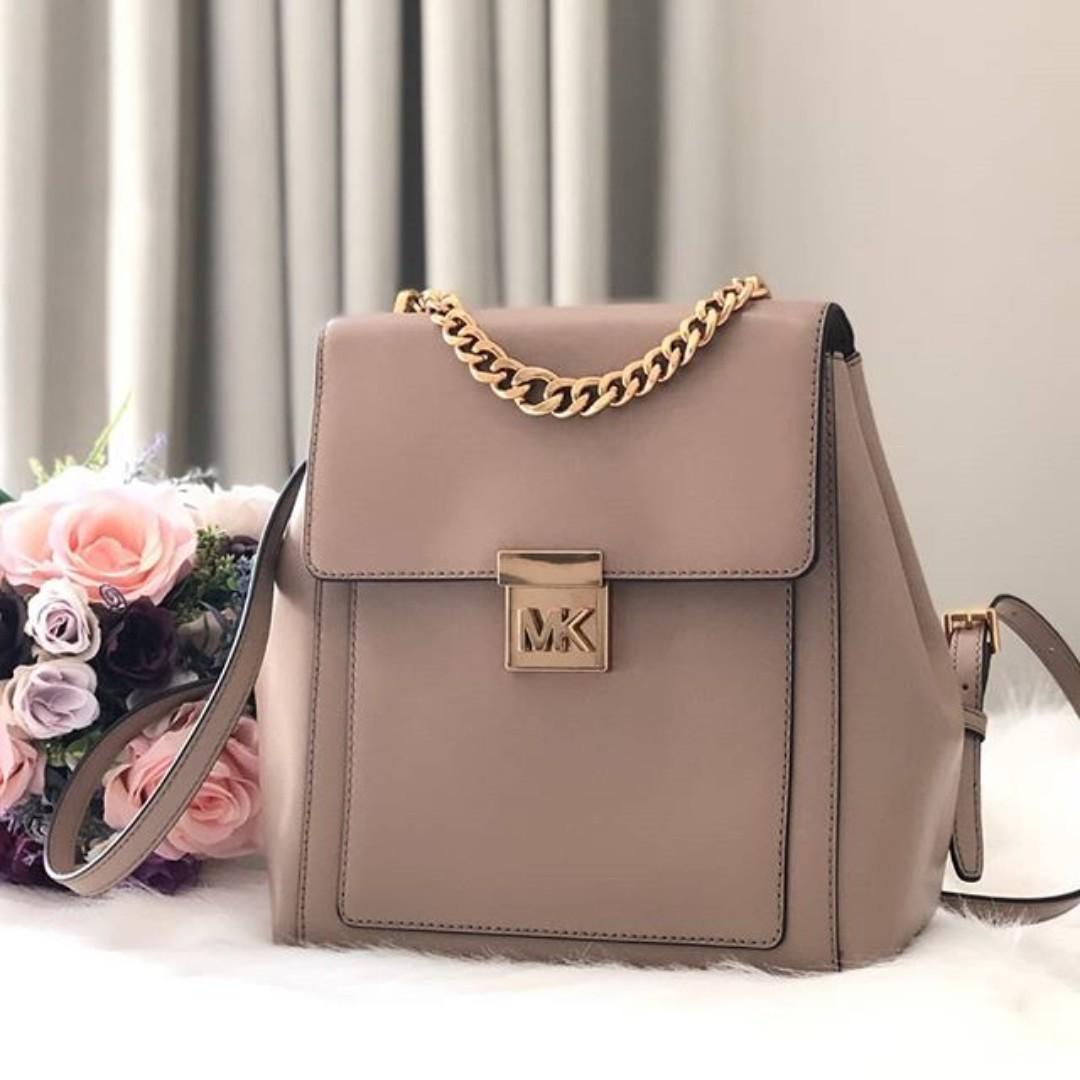 MICHAEL KORS MINDY e BACKPACK IN DARK KHAKI Luxury Bags