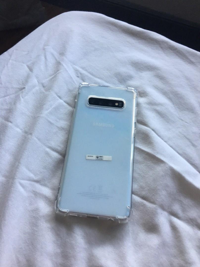 Samsung Galaxy s10+ clear transparent case (Category: Cases & Sleeves) located in Manila. Submitted by doverparfum (Listing ID 225449700, Image 1). Description: Used once. I already had a case when it was given to me..