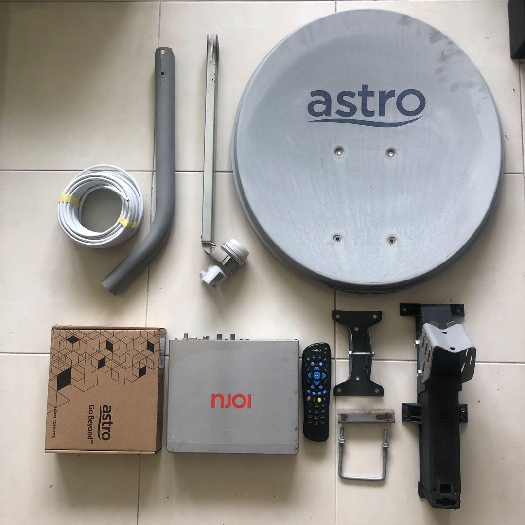Used Astro Njoi Satellite Receiver Kit Decoder Remote Control With New Cables Electronics Others On Carousell