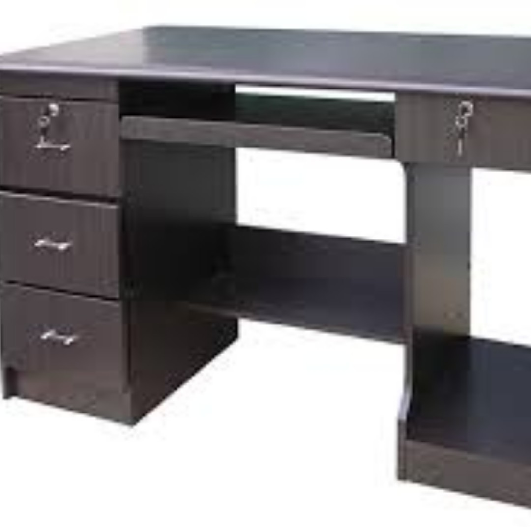 2nd hand Computer table, Furniture & Home Living, Furniture, Tables