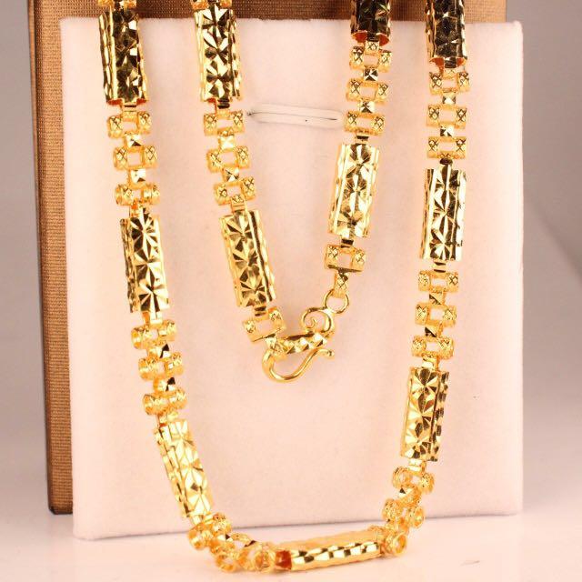 Gold necklace new arrivals big
