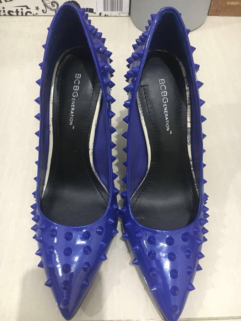 bcbg studded pumps