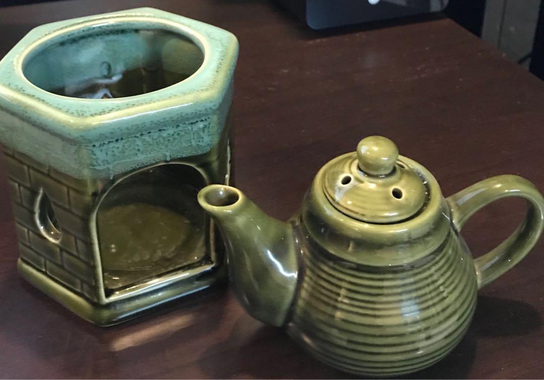Ceramic Teapot Oil Burner, Everything Else on Carousell