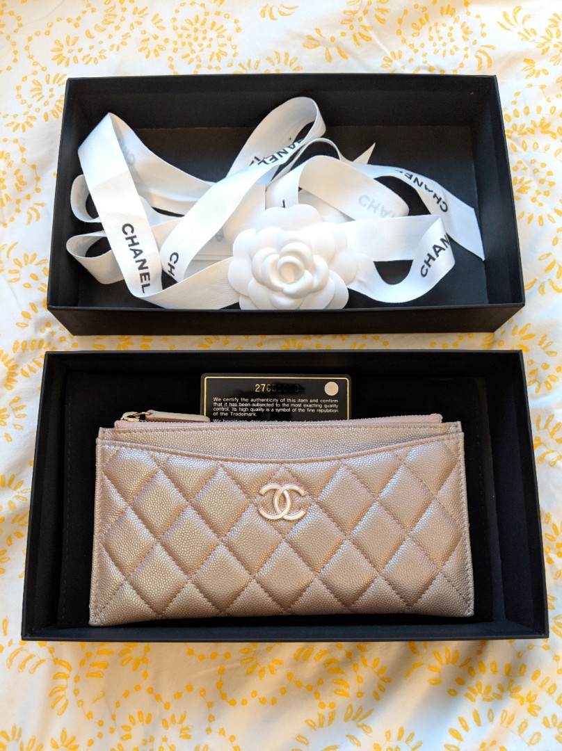 Reserved Chanel 19S Pearly iridescent long flat wallet Luxury