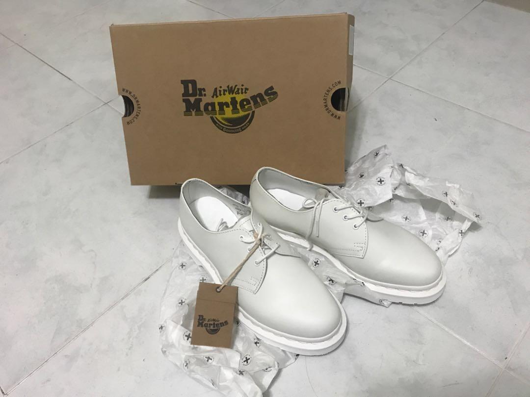 Dr.Martens 全白皮鞋, 女裝, 鞋, Loafers - Carousell