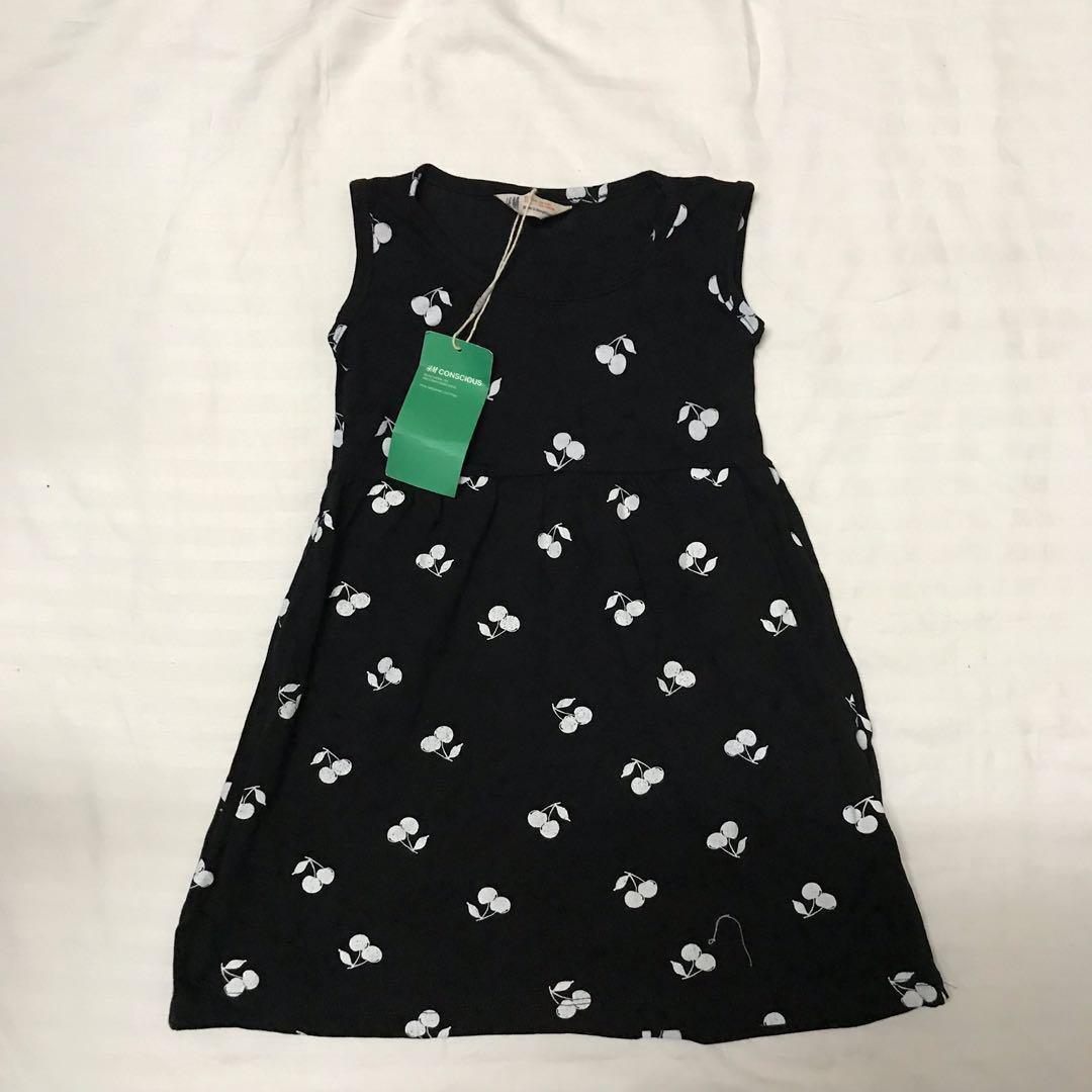 H&M dress for kids (Category: Babies & Kids Fashion) located in Paranaque City. Submitted by saversmanila (Listing ID 225504865, Image 1). Description: .
