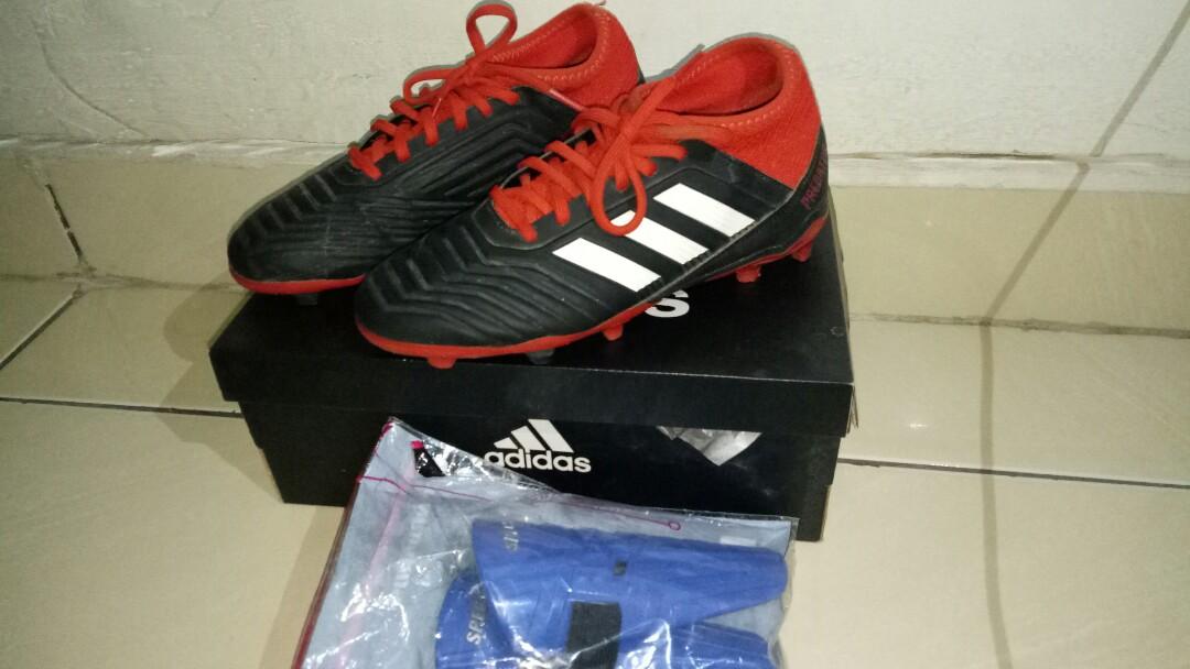 Sepatu Bola Adidas Olah Raga Perlengkapan Olahraga Lainnya Di Carousell