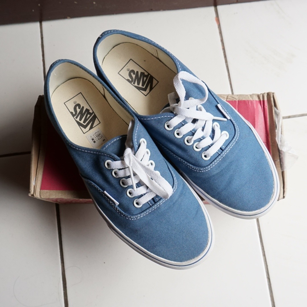 Vans authentic biru sales navy