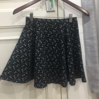 COTTON ON FLORAL SKIRT SIZE XS FIT TO S