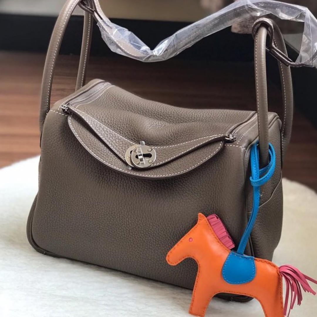 Hermes bag lindy price discount