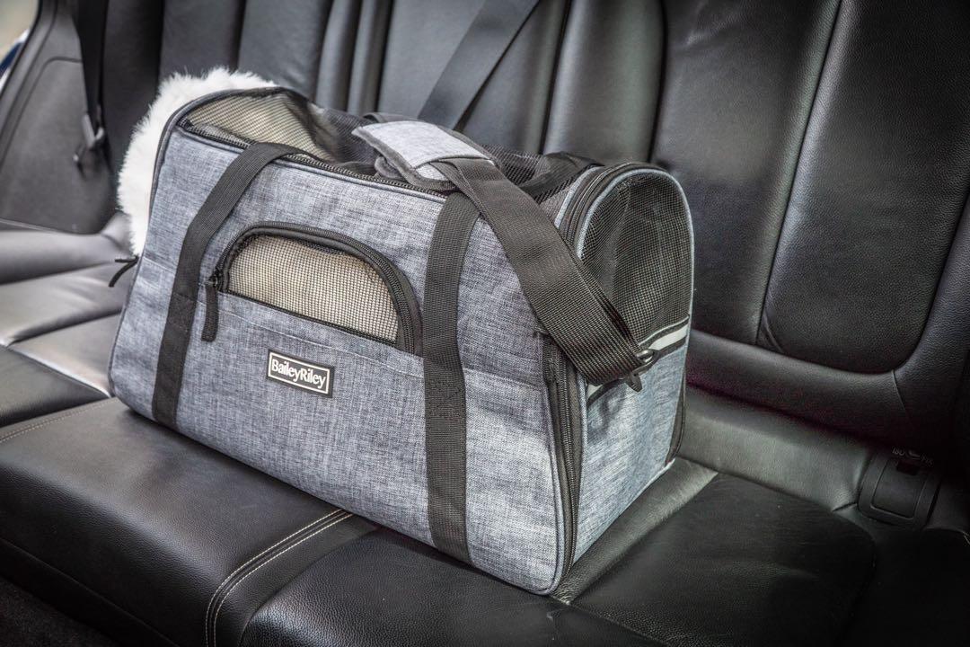 Sleeko pet carrier top