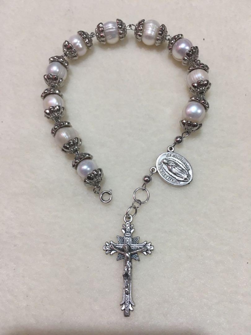 Freshwater Pearl Rosary Bracelet (Category: Bracelets) located in Antipolo. Submitted by 4mitch (Listing ID 225819295, Image 1). Description: Crucifix and Pendant made in Italy.