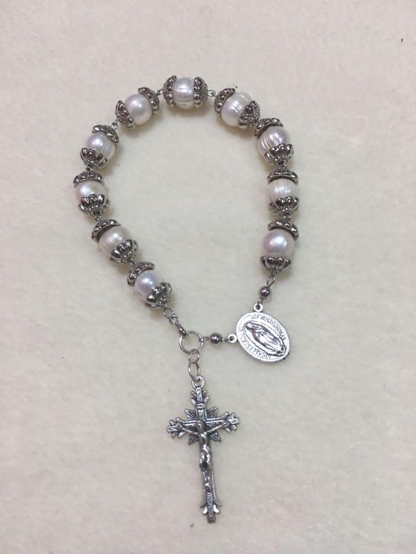 Freshwater Pearl Rosary Bracelet (Category: Bracelets) located in Antipolo. Submitted by 4mitch (Listing ID 225819295, Image 2). Description: Crucifix and Pendant made in Italy.