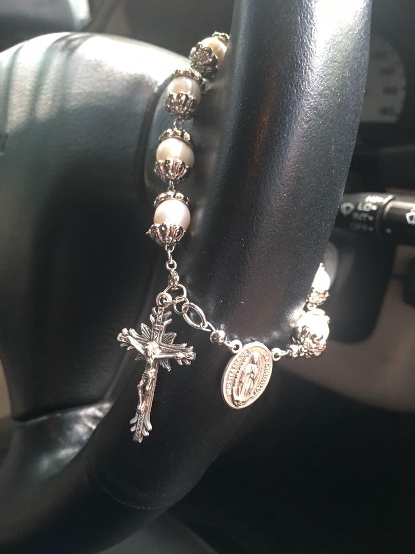 Freshwater Pearl Rosary Bracelet (Category: Bracelets) located in Antipolo. Submitted by 4mitch (Listing ID 225819295, Image 3). Description: Crucifix and Pendant made in Italy.