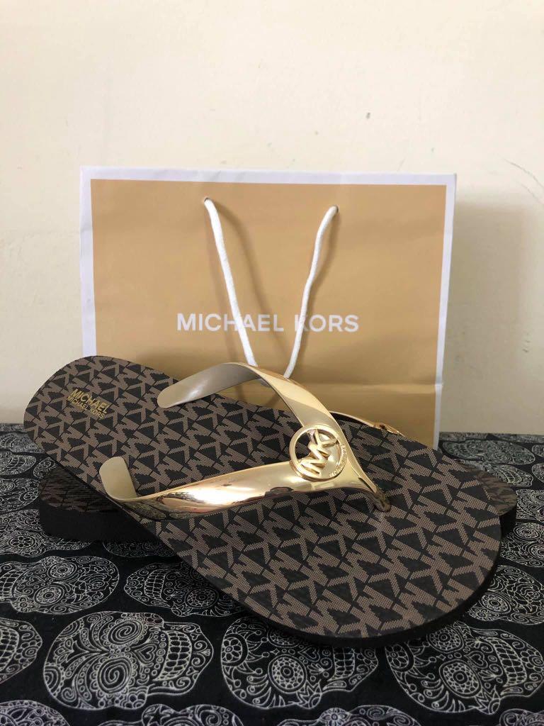 michael kors flip flops womens grey