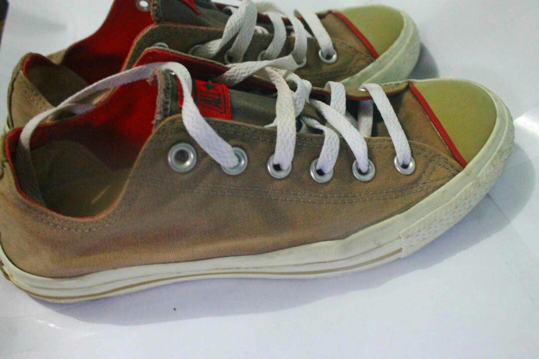 Sepatu Converse Original Pria Atau Wanita Fesyen Pria Sepatu Sepatu Formal Di Carousell