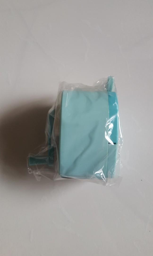 Table sharpener (Category: Craft Supplies & Tools) located in Singapore. Submitted by rebbbbbbb (Listing ID 225764950, Image 4). Description: Green apple sharpener Blue apple sharpener Ladybug sharpener (smaller) $5 ⚠️ SOLD ⚠️.