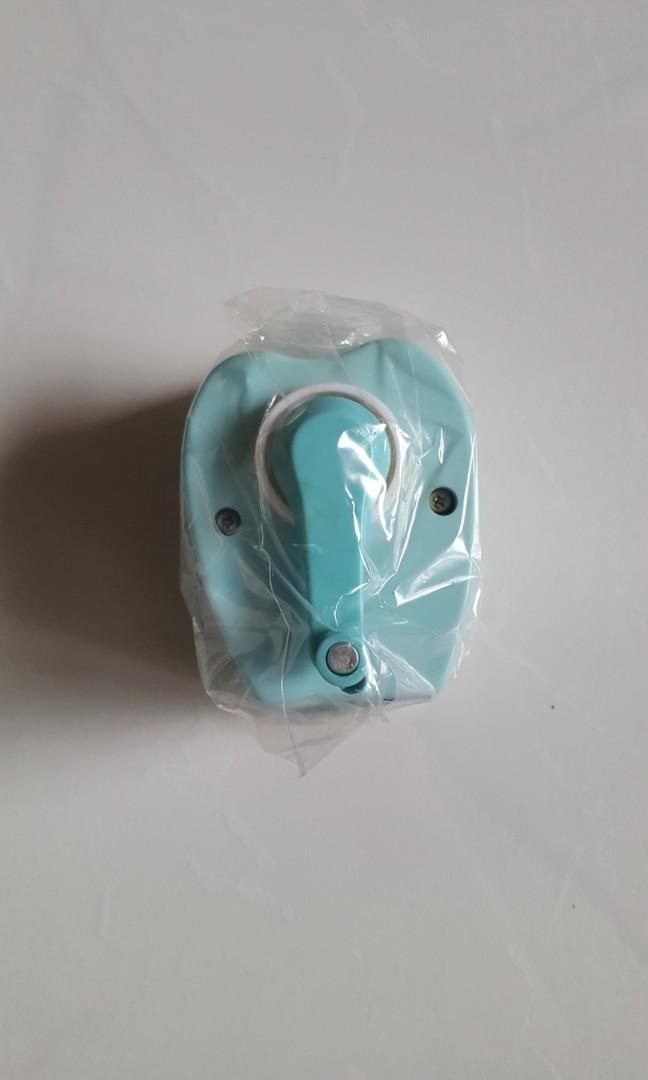 Table sharpener (Category: Craft Supplies & Tools) located in Singapore. Submitted by rebbbbbbb (Listing ID 225764950, Image 7). Description: Green apple sharpener Blue apple sharpener Ladybug sharpener (smaller) $5 ⚠️ SOLD ⚠️.