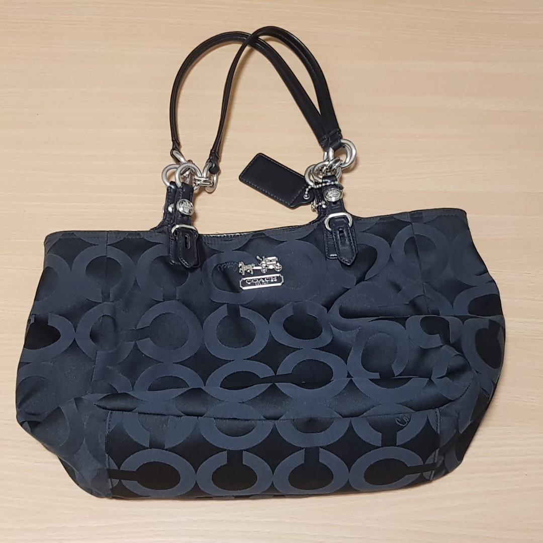 Black coach online purse used