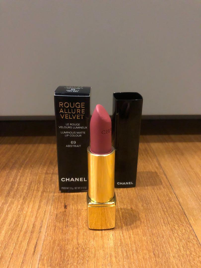 Chanel La Diva 44 Rouge Allure Velvet Review  Swatches